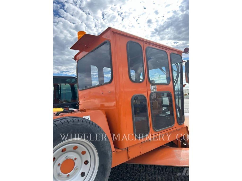Broce BROOM 4 Підмітальні машини