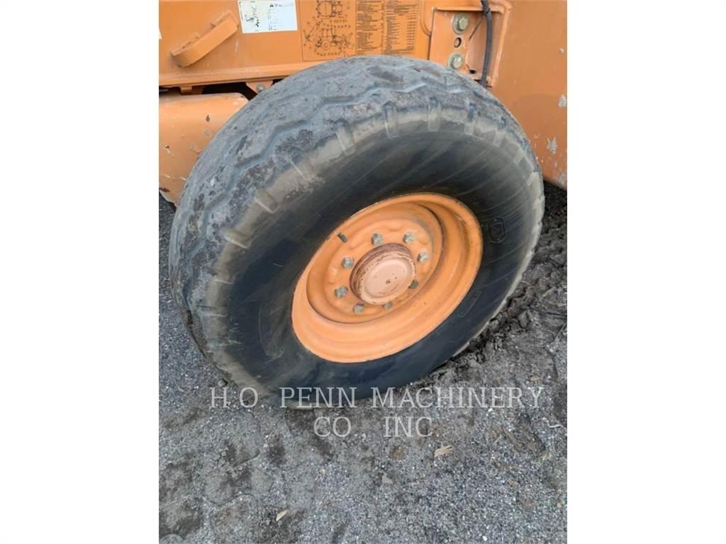 CASE 580SN Екскаватори-навантажувачі