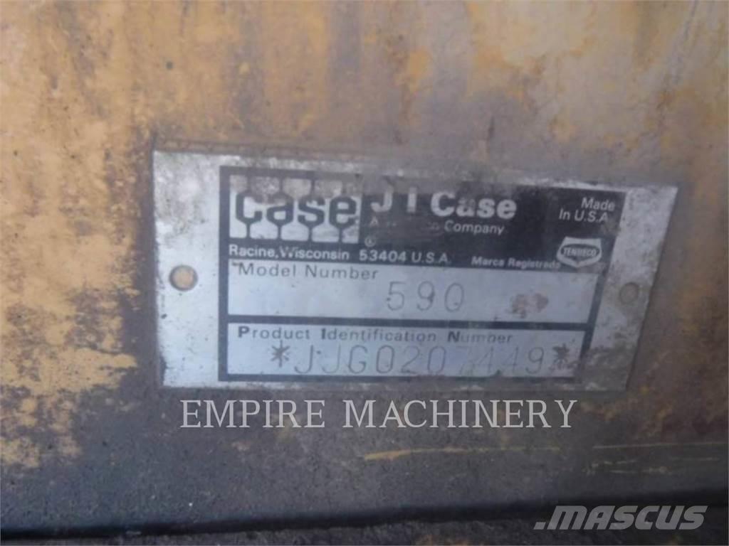 CASE 590 Екскаватори-навантажувачі
