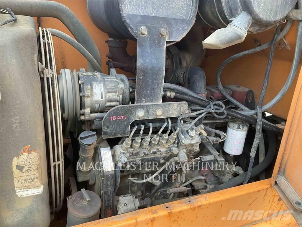 CASE 621 Фронтальні навантажувачі