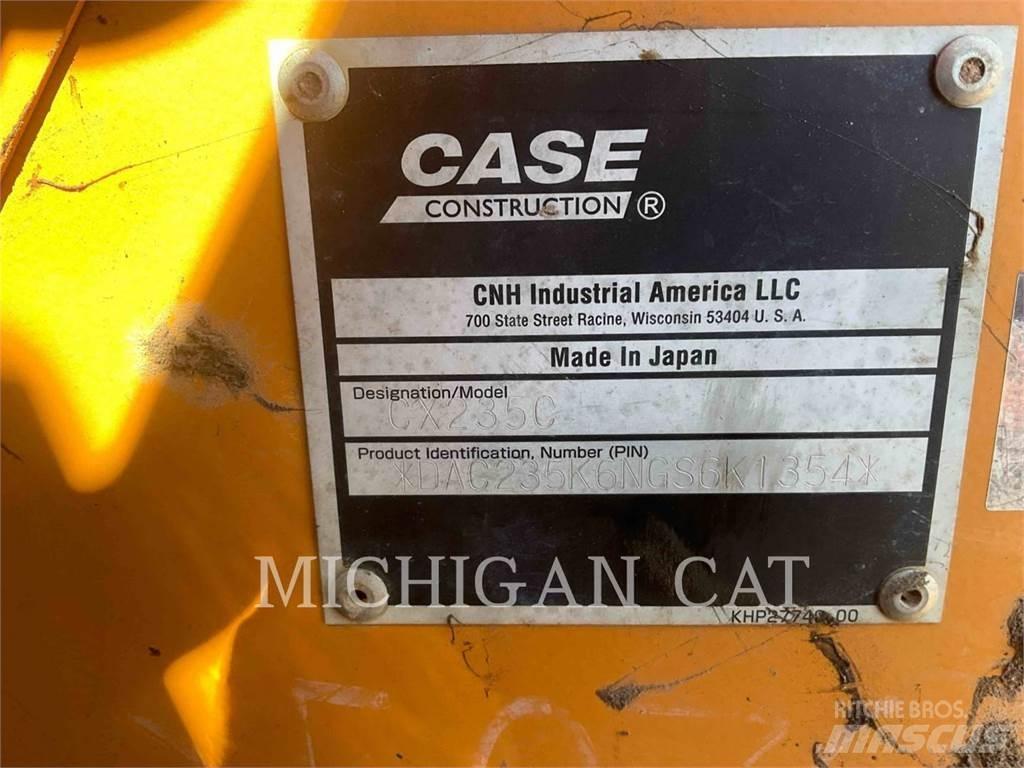 CASE CX235 Гусеничні екскаватори