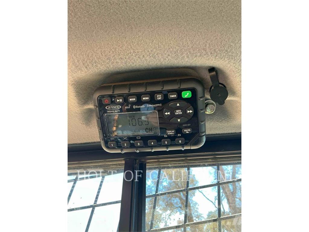 CASE DL550 Гусеничні вантажники