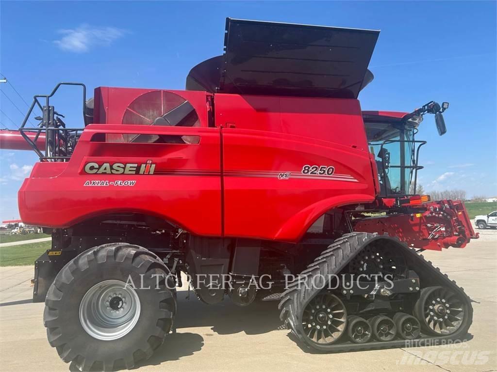 Case IH 8250 Зернозбиральні комбайни