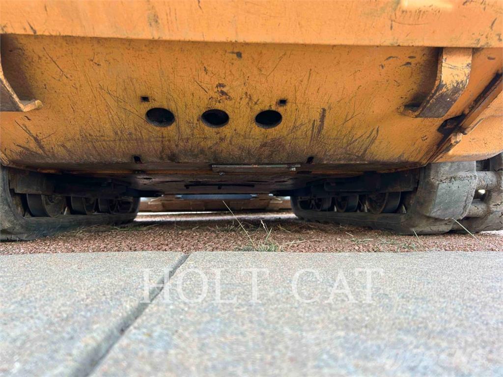 CASE TR270 Гусеничні вантажники