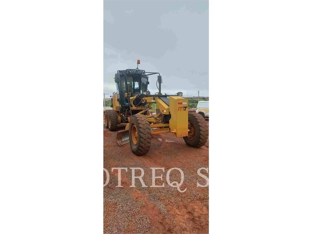 CAT 120 Грейдери