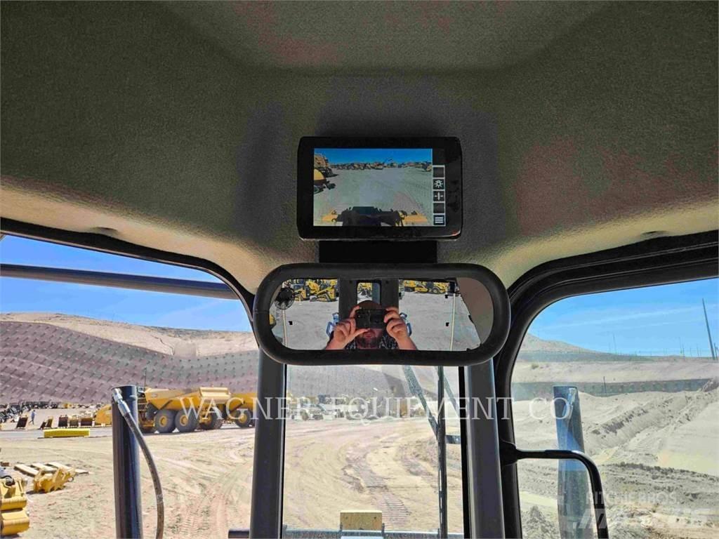 CAT 120 Грейдери