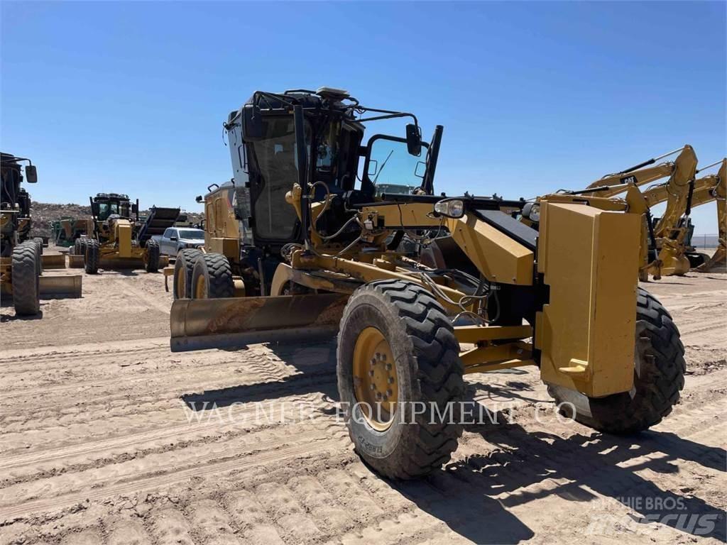CAT 120 Грейдери