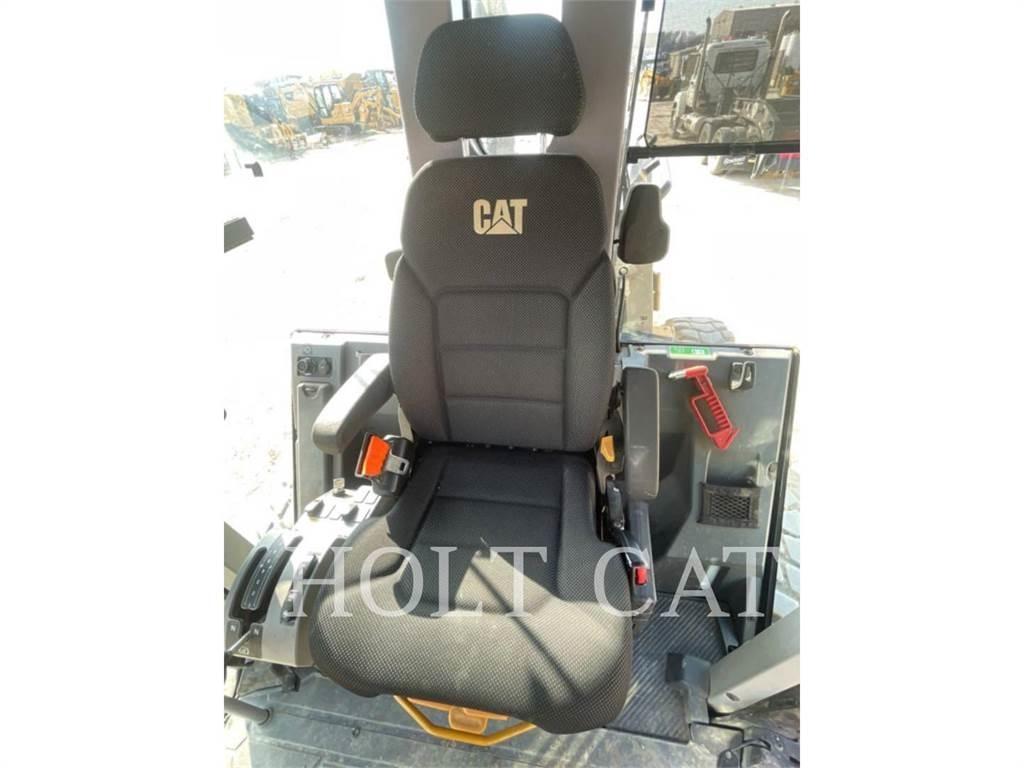 CAT 120 Грейдери