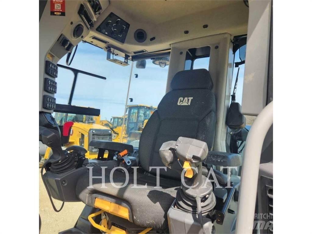 CAT 120 JOY Грейдери