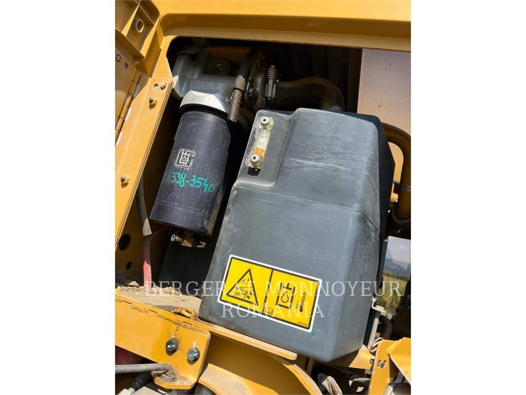 CAT 120M2 Грейдери