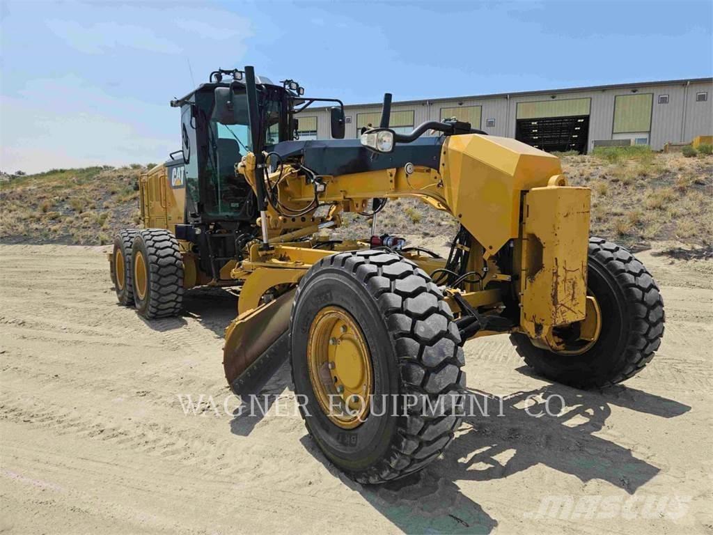 CAT 120M2 AWD Грейдери