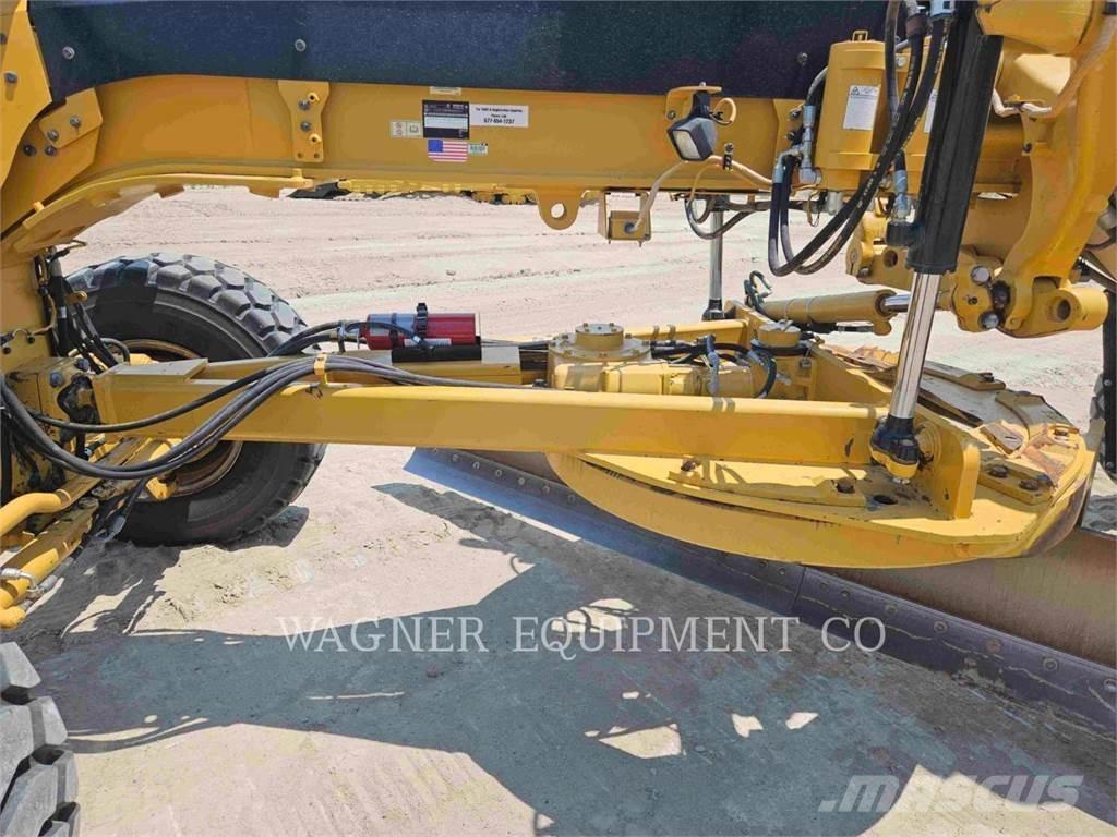 CAT 120M2 AWD Грейдери