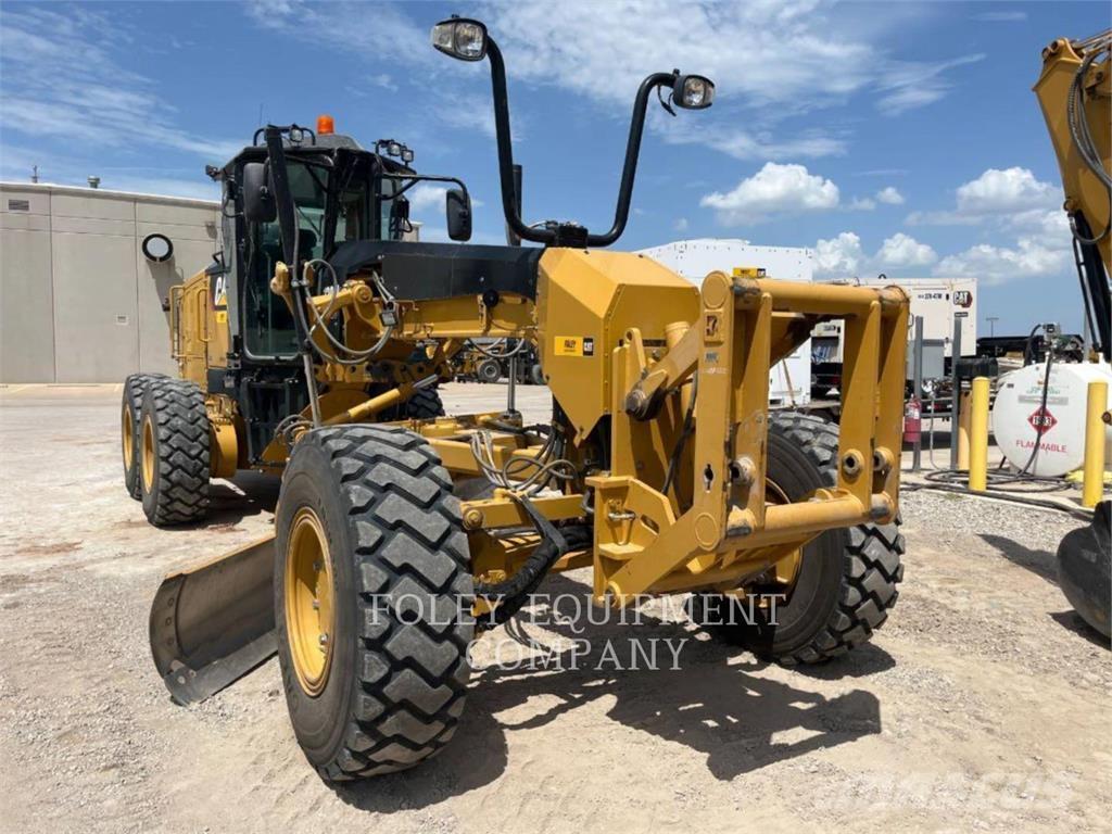 CAT 120M2AW Грейдери