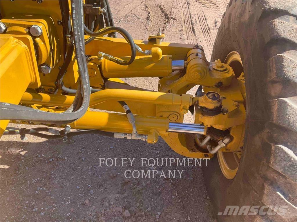 CAT 120M2AW Грейдери