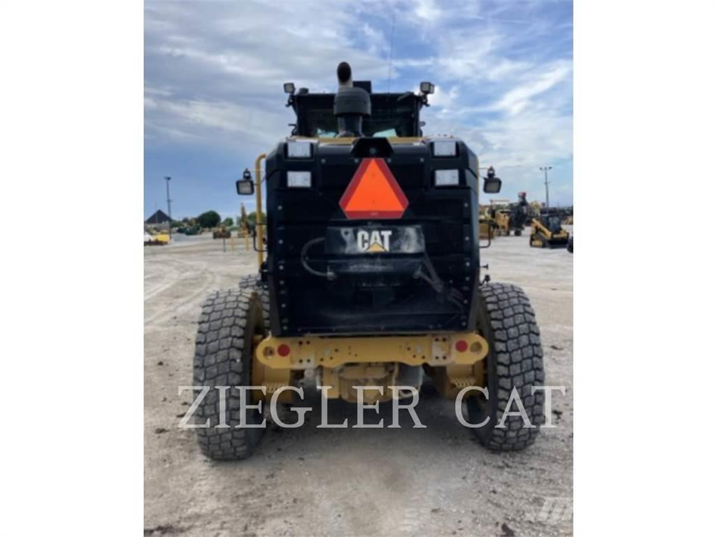 CAT 12M2 Грейдери