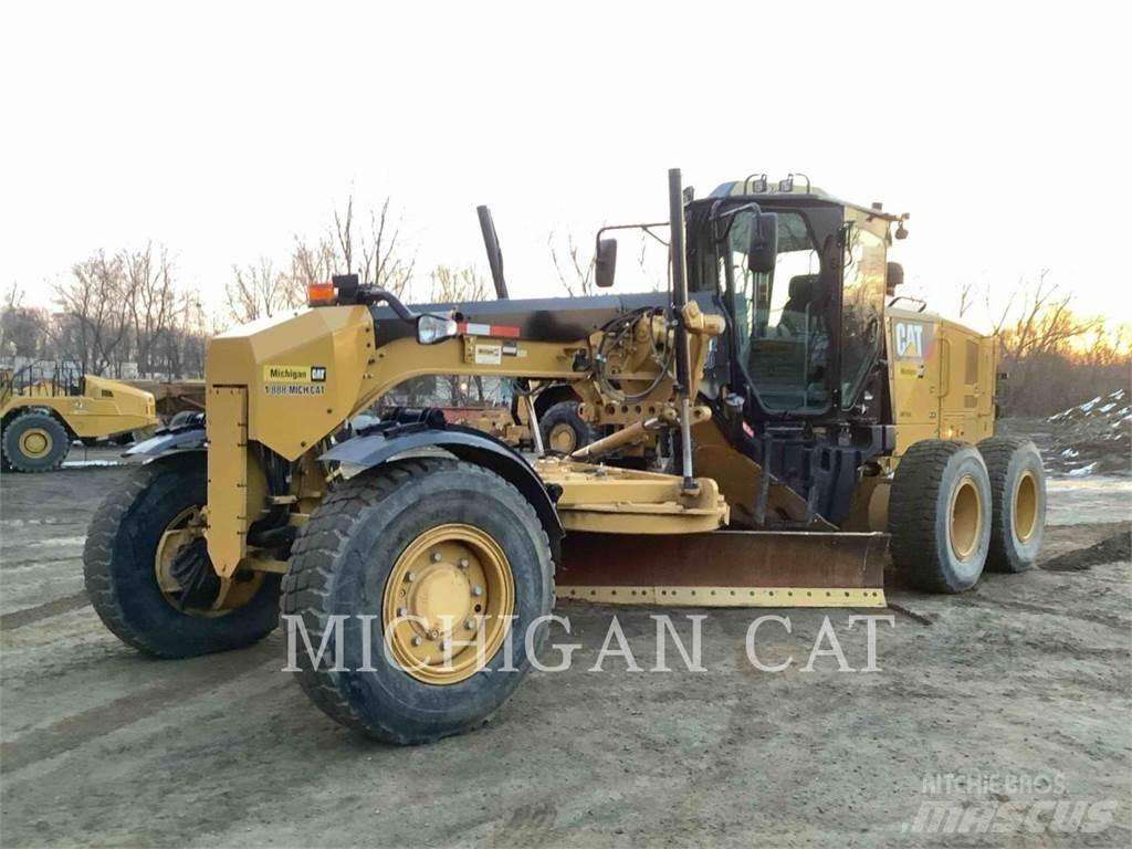 CAT 12M2 AWD Грейдери