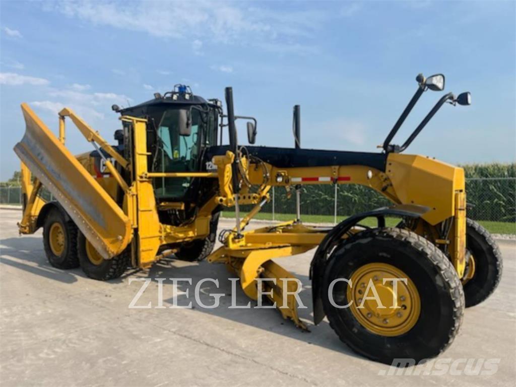 CAT 12M2AWD Грейдери