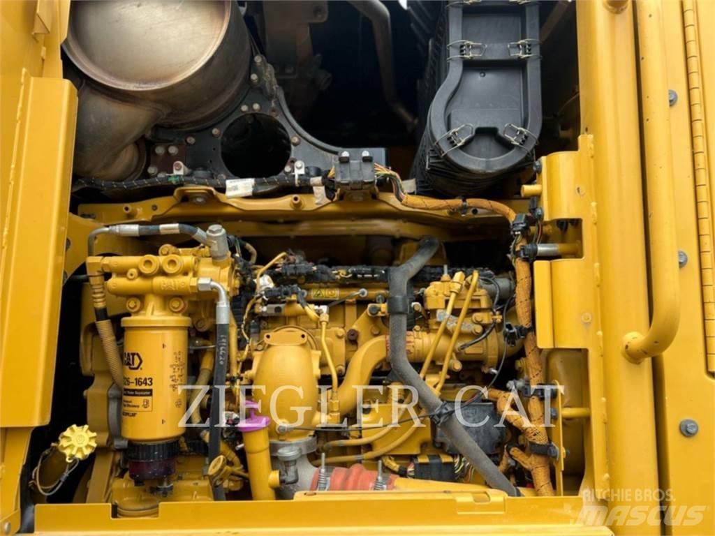CAT 12M2AWD Грейдери