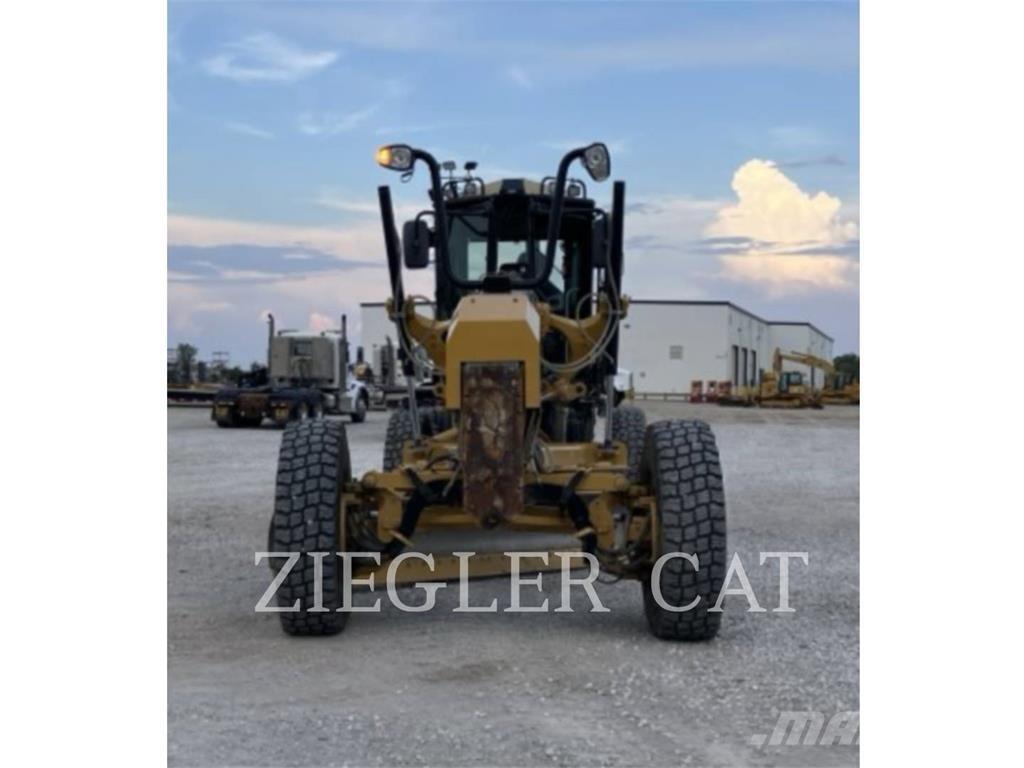 CAT 12M2AWD Грейдери