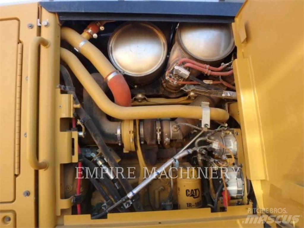 CAT 12M3 AWD Грейдери