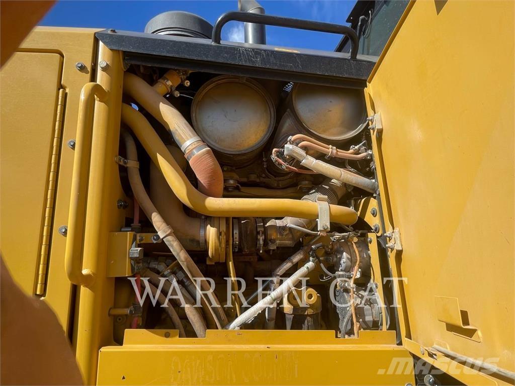 CAT 12M3 AWD Грейдери