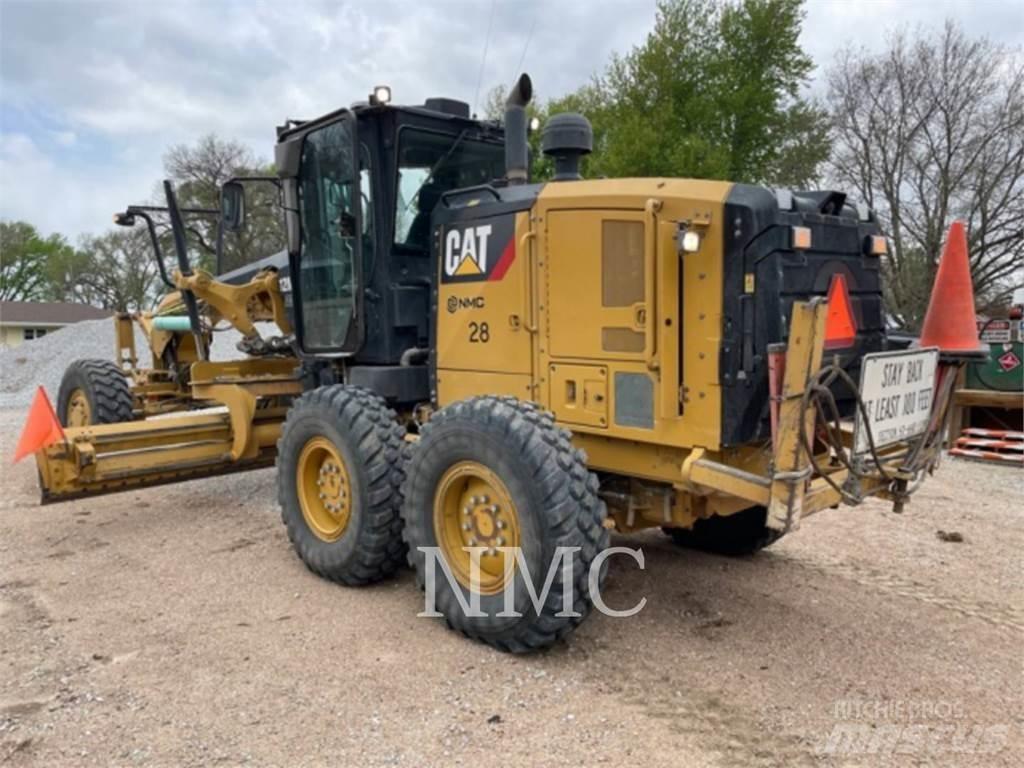 CAT 12M3AWD Грейдери