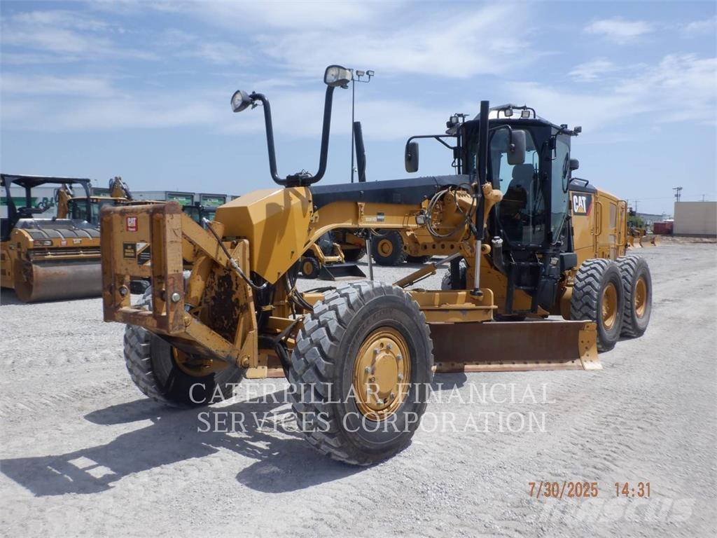 CAT 12M3AWD Грейдери