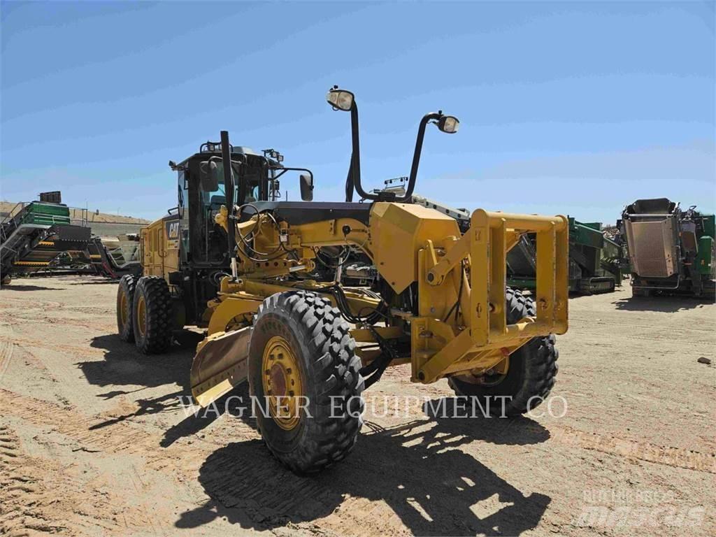 CAT 12M3AWD Грейдери