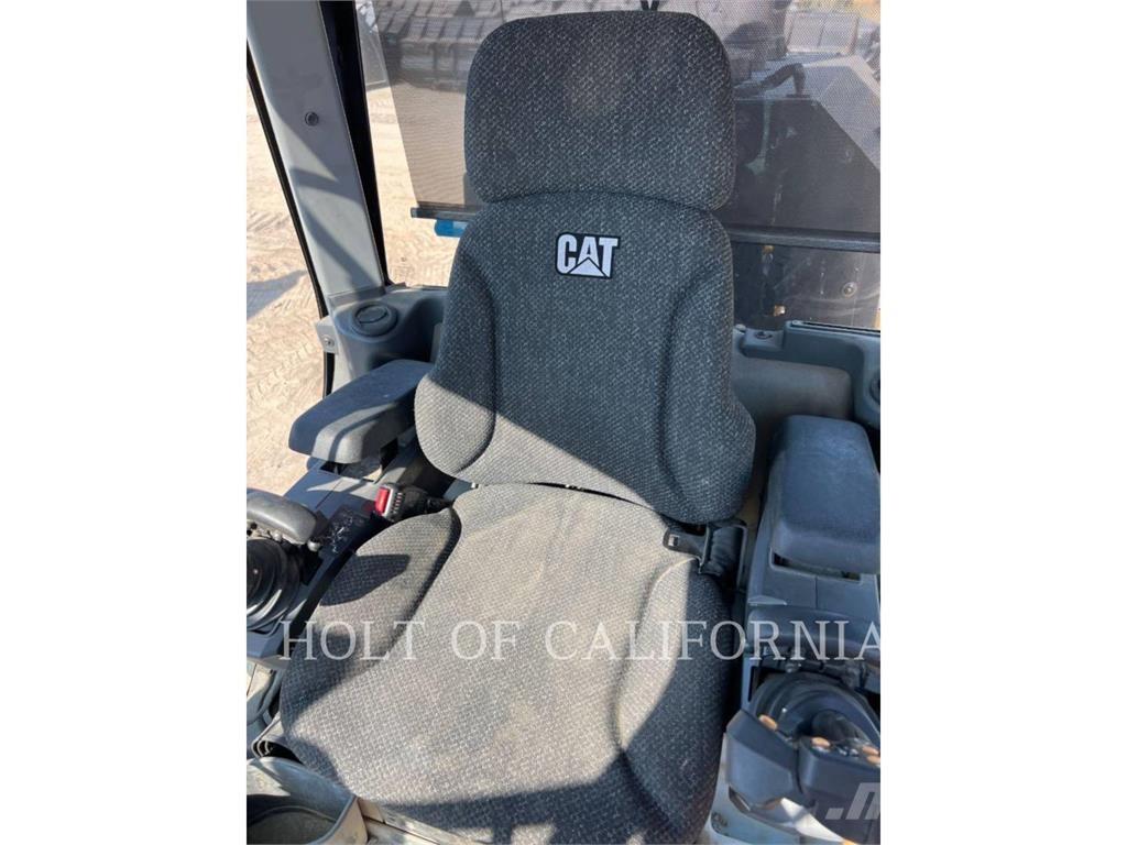 CAT 14 Грейдери