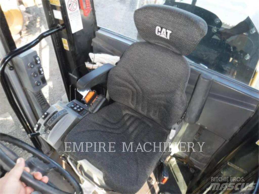 CAT 140-13 Грейдери