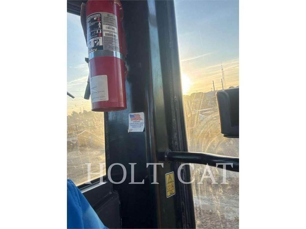 CAT 140 AWD Грейдери