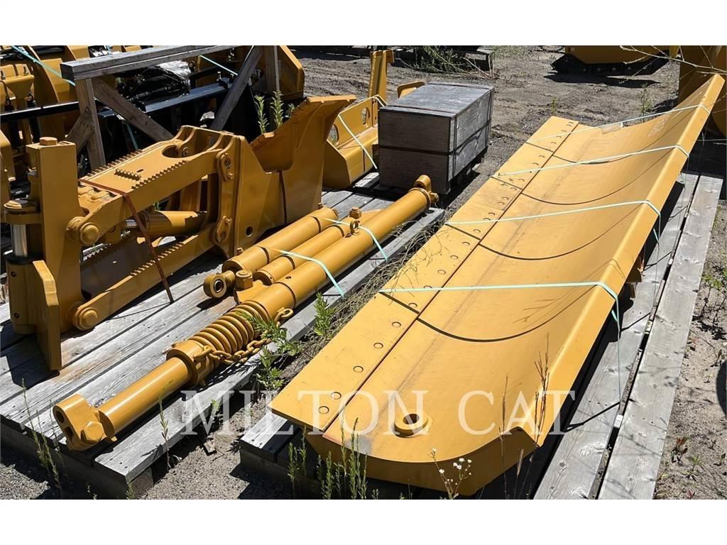 CAT 140 MASTLESS WING Снігомітли