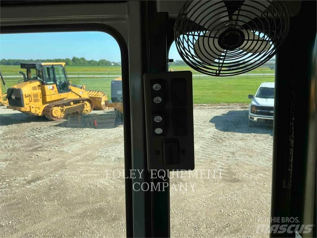 CAT 14013AWD Грейдери