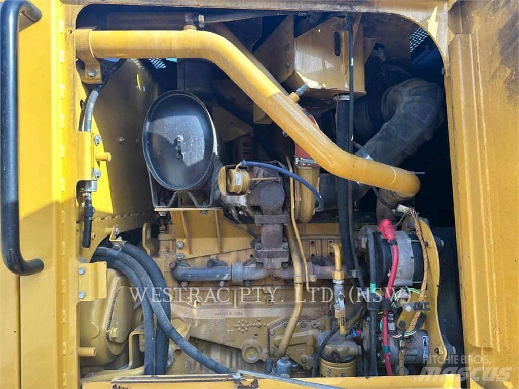 CAT 140M Грейдери