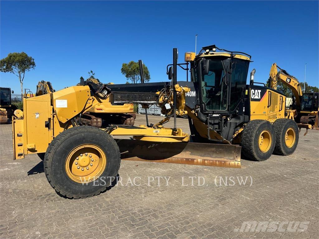 CAT 140M Грейдери