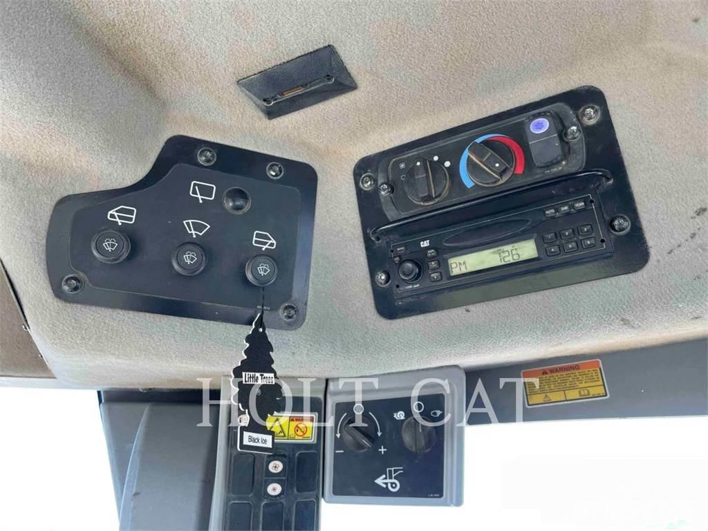 CAT 140M AWD Грейдери
