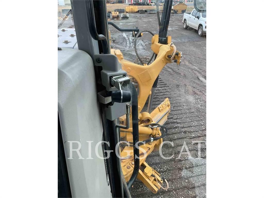 CAT 140M LC17 Грейдери