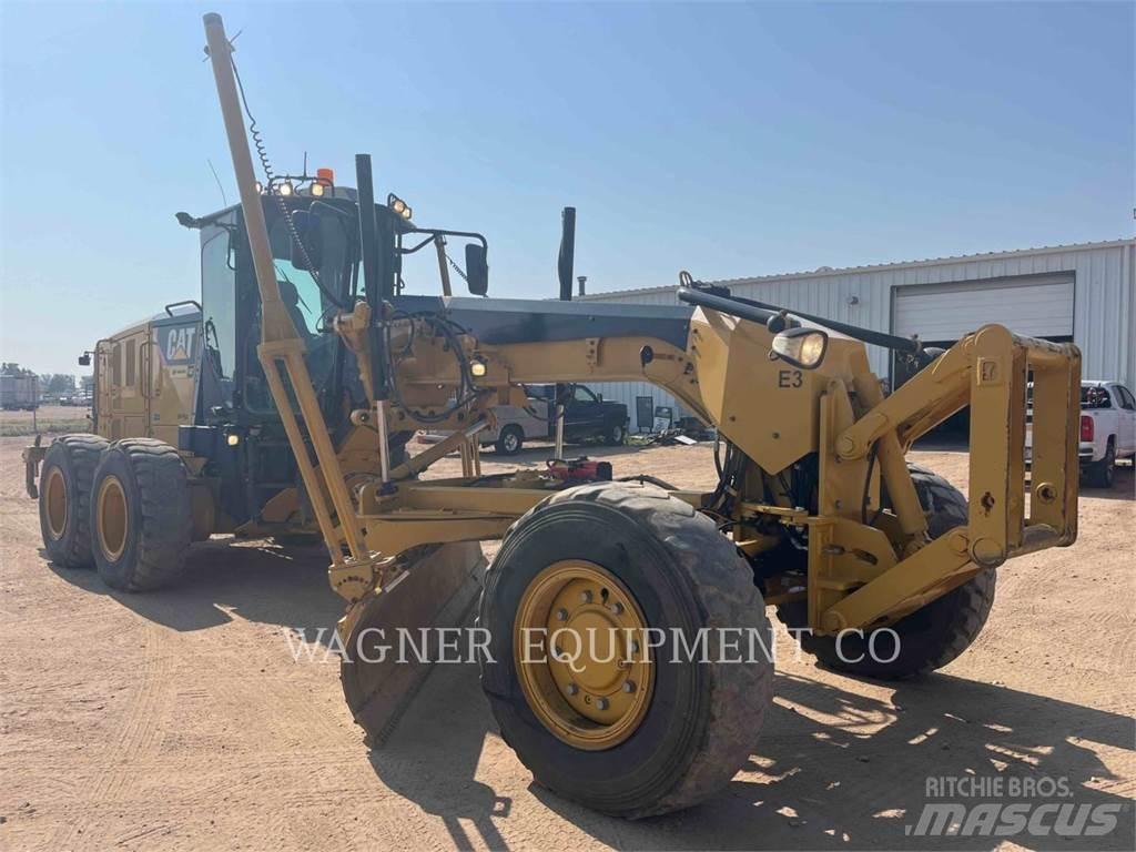 CAT 140M2 AWD Грейдери