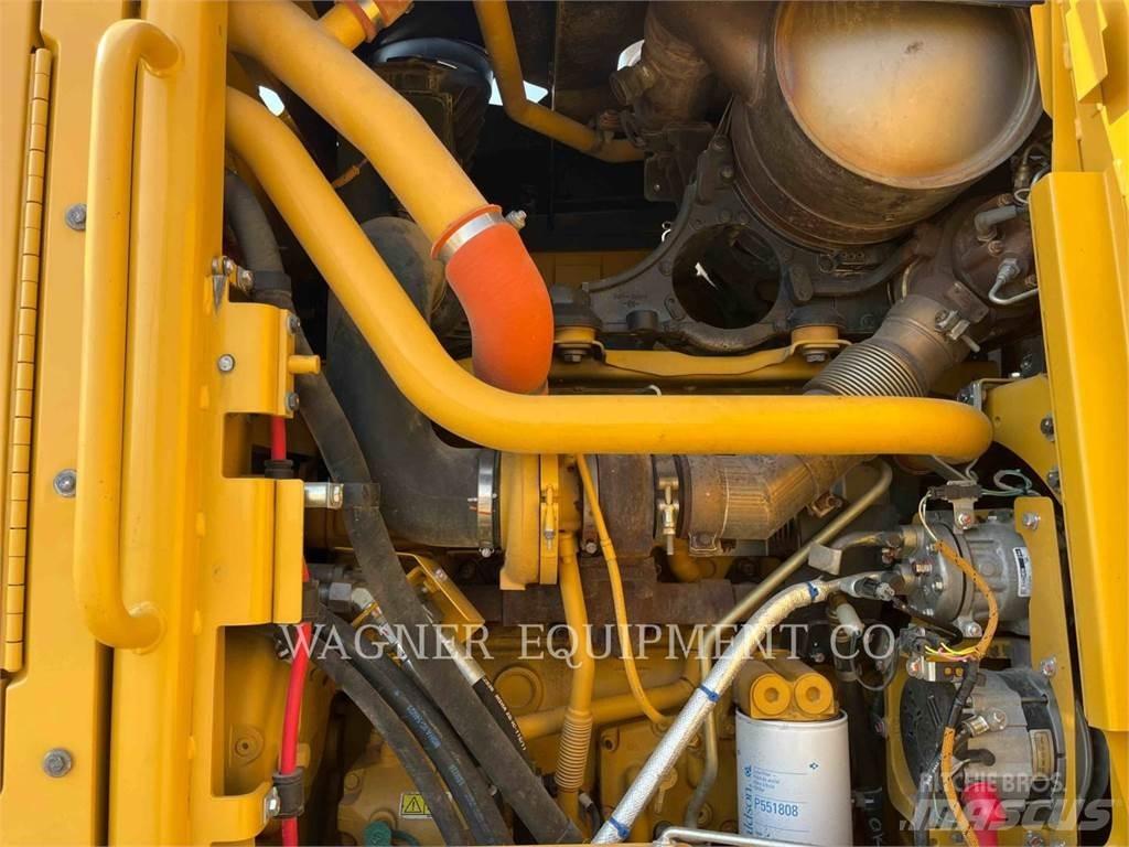 CAT 140M2 AWD Грейдери