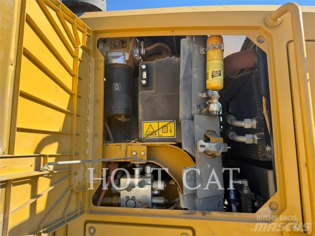 CAT 140M2 AWD Грейдери