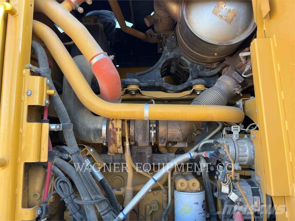 CAT 140M2AWD Грейдери