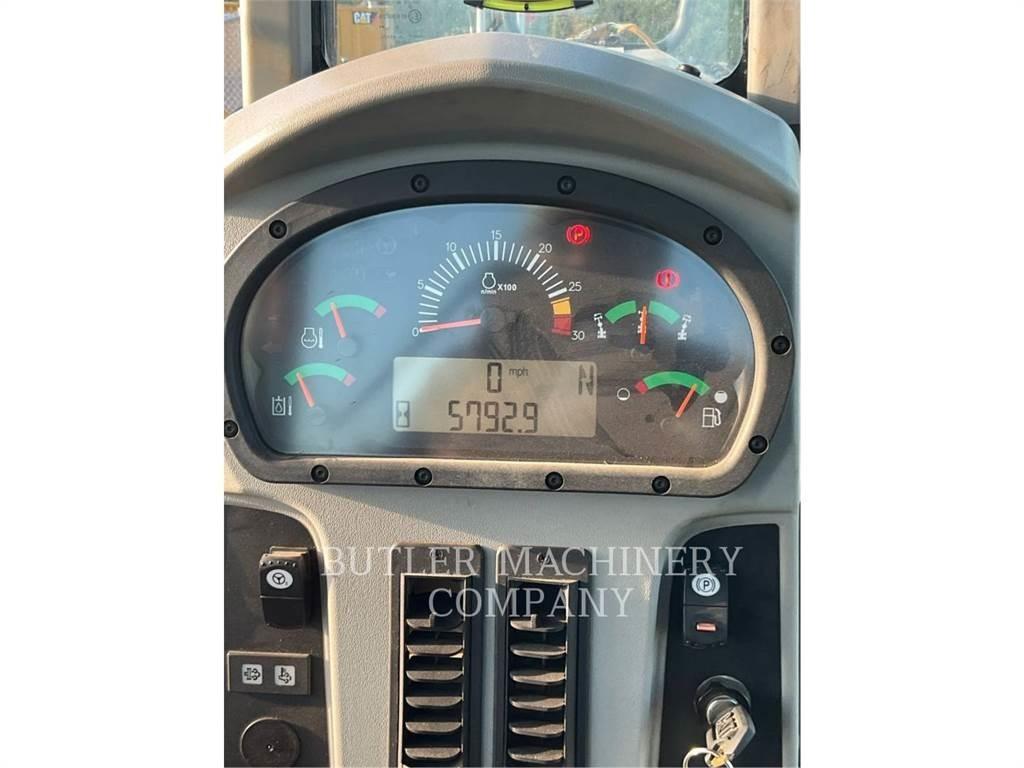 CAT 140M2AWD Грейдери