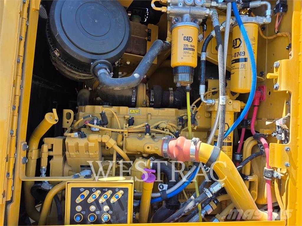 CAT 150-14AWD Грейдери