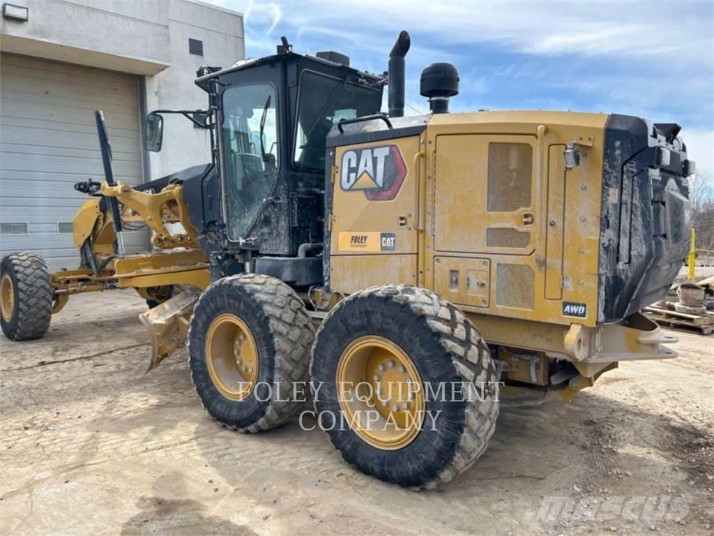CAT 150-15AW Грейдери