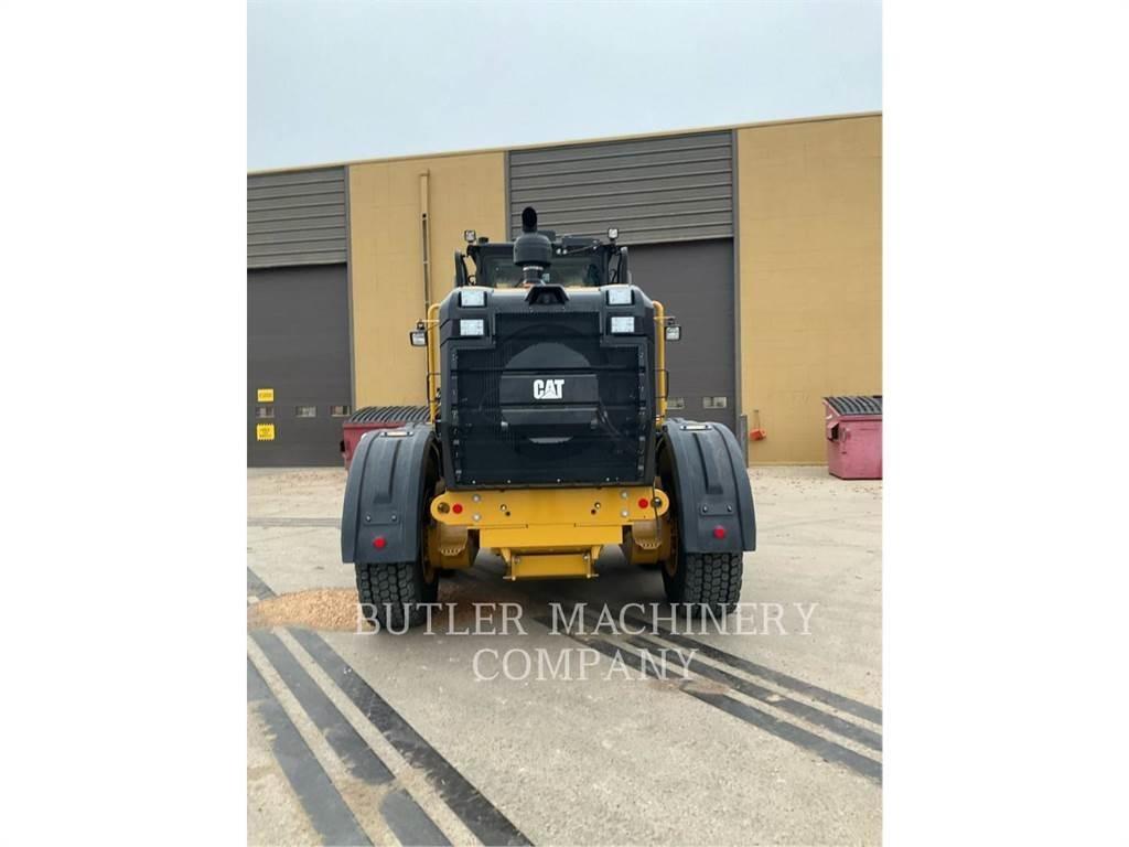 CAT 150-15AWD Грейдери