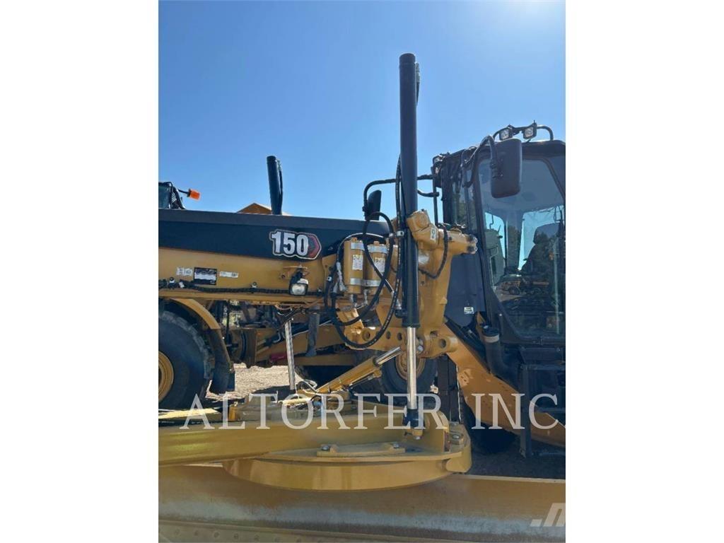 CAT 150-15AWD Грейдери