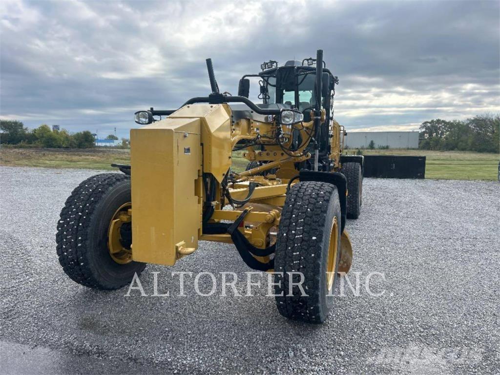 CAT 150-15AWD Грейдери