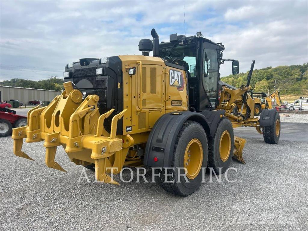 CAT 150-15AWD Грейдери