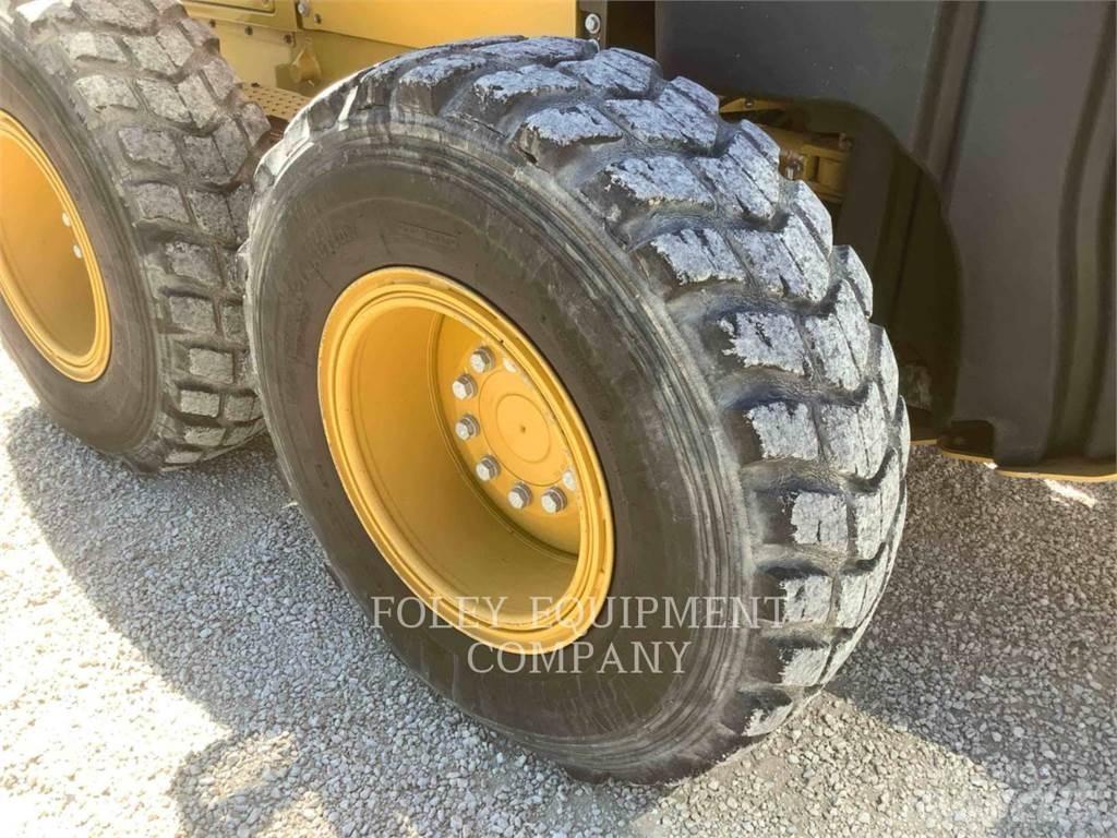 CAT 150-15AWI Грейдери