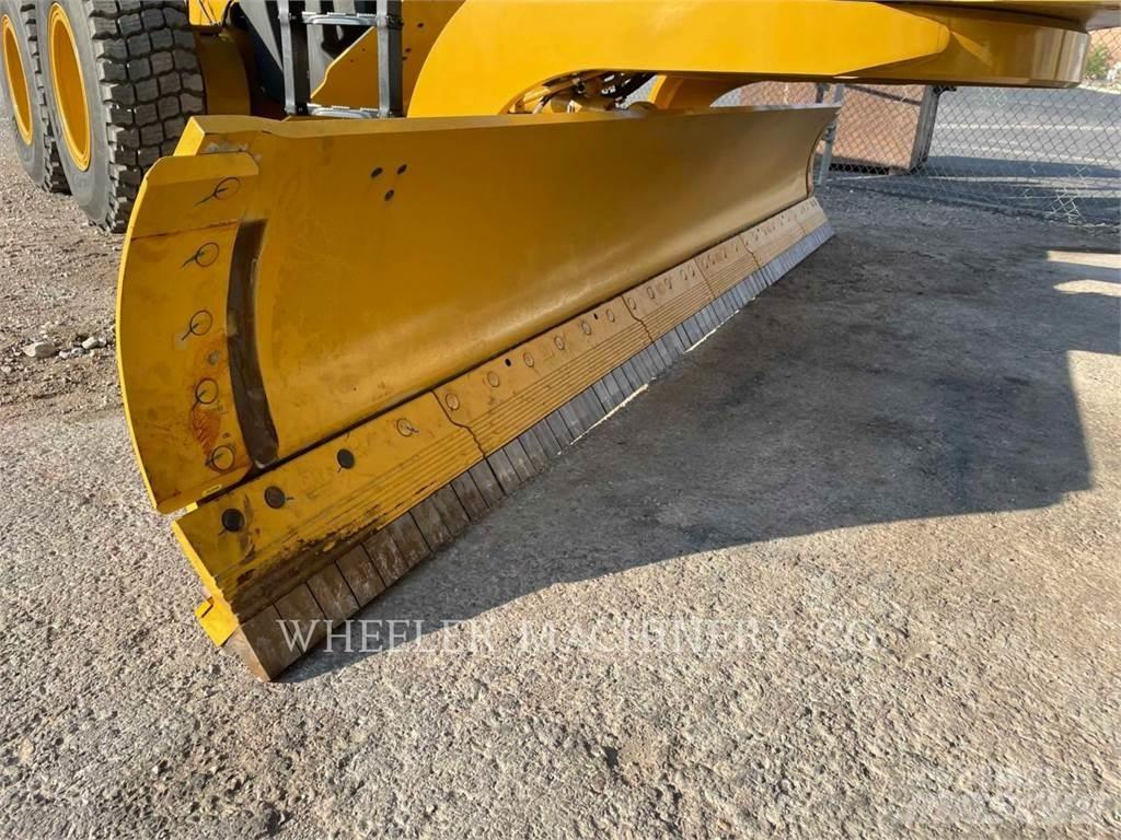 CAT 150 AWD Грейдери